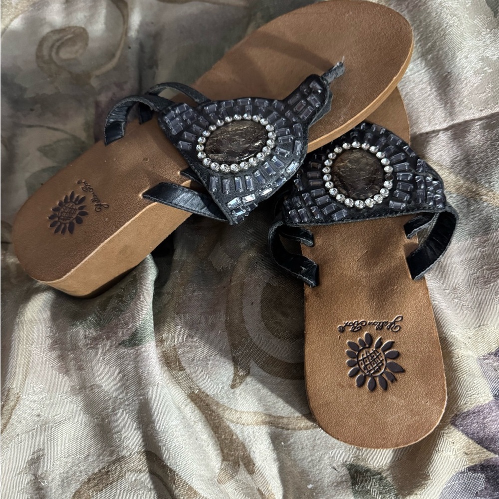 Nwob Yellow box Black and Brown Sandals with Beaded Medallions size 8.5